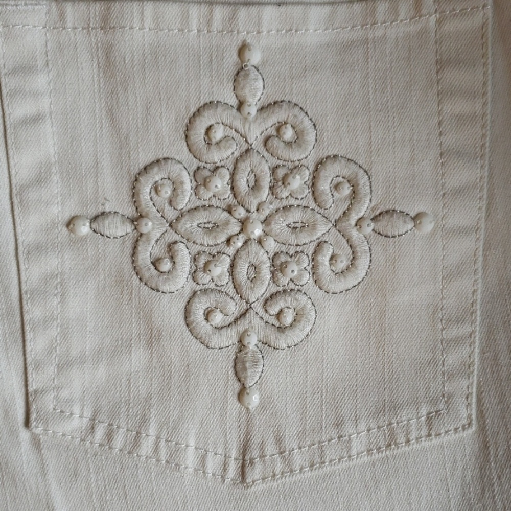 NWT WHBM Jean's with embellished back pockets